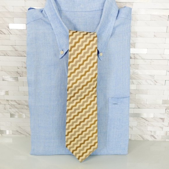 Nina Ricci Other - NINA RICCI Luxury Men's Cream Ivory Gold Yellow Wavy Striped Necktie 100% Silk